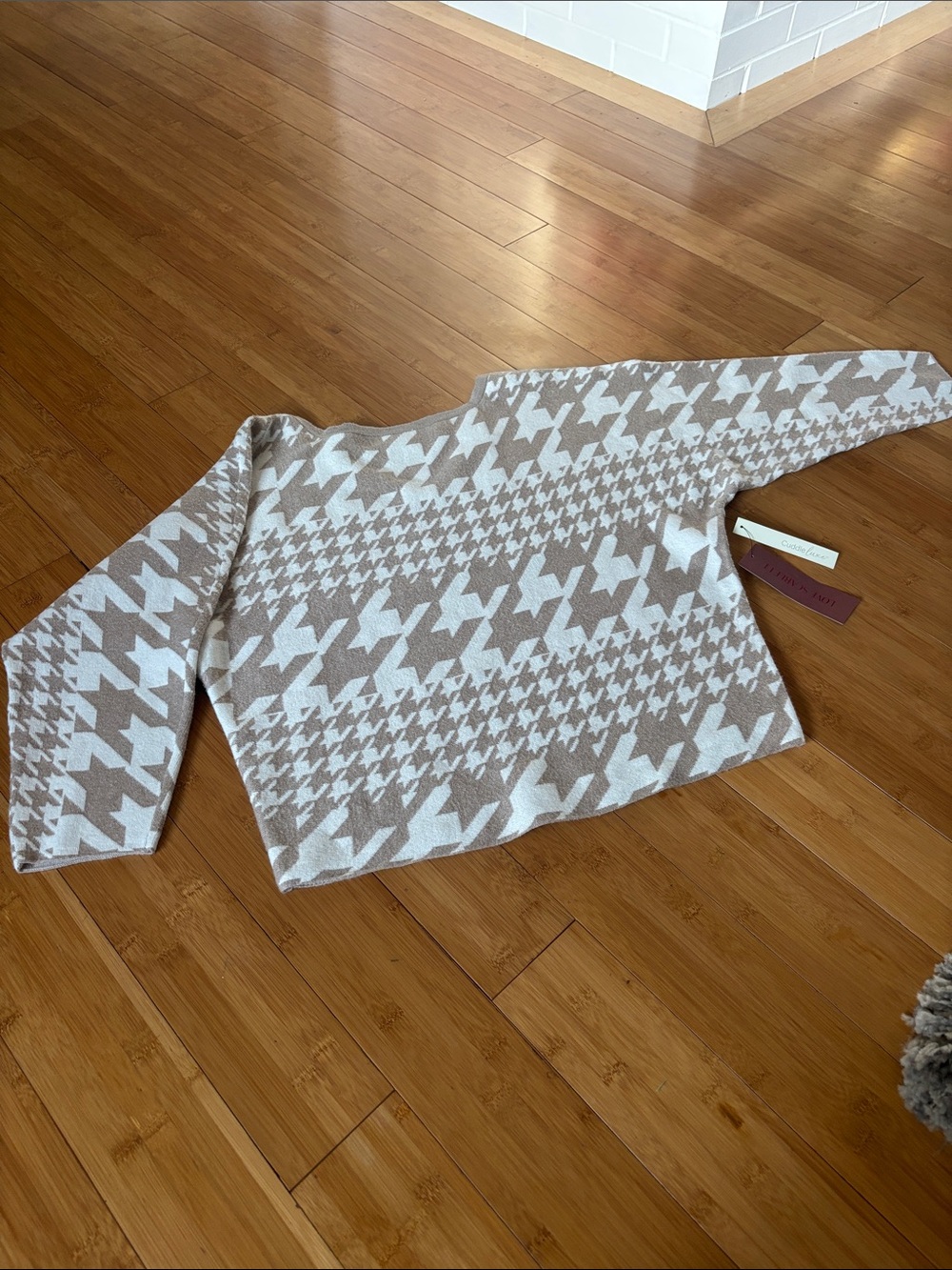 Women’s Cuddle luxe Sweater - Crew Neck in Front/ V in Back- NWT